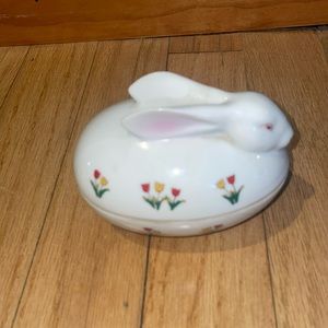 Vintage Lefton Porcelain Bunny Trinket Box. Lower Price!!!